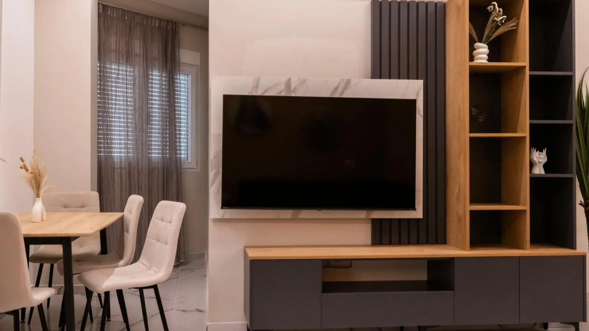 La Folea Apartments & Suites Lungomare Vlora  Vlorë